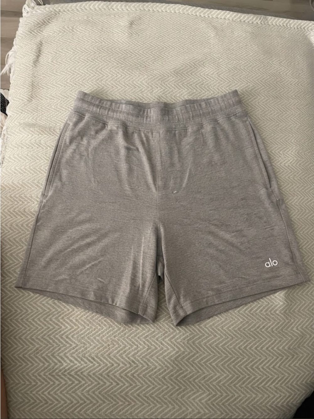 ALO Yoga Men’s Light Gray Athletic Shorts